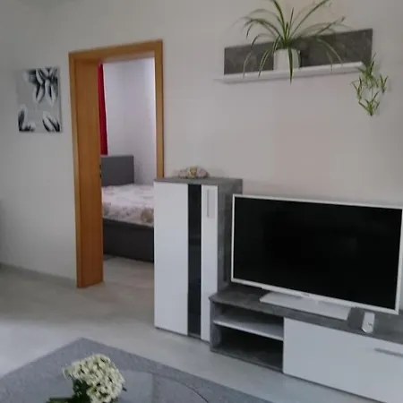 Ferienwohnungapartment Loebau, Stadt- Und Messenah
